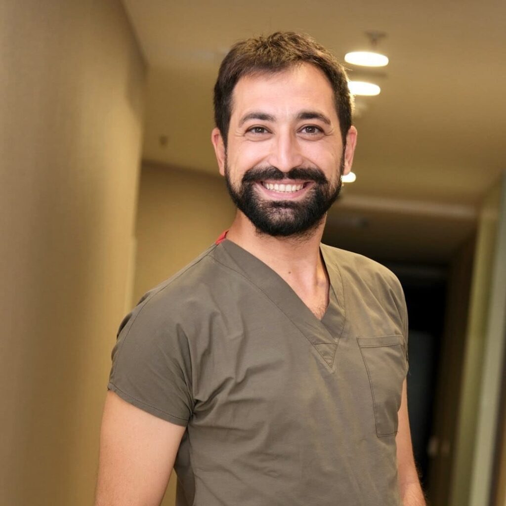 Doç. Dr. Togay Evrin, acil tıp uzmanı ve sporcu sağlığı hekimi